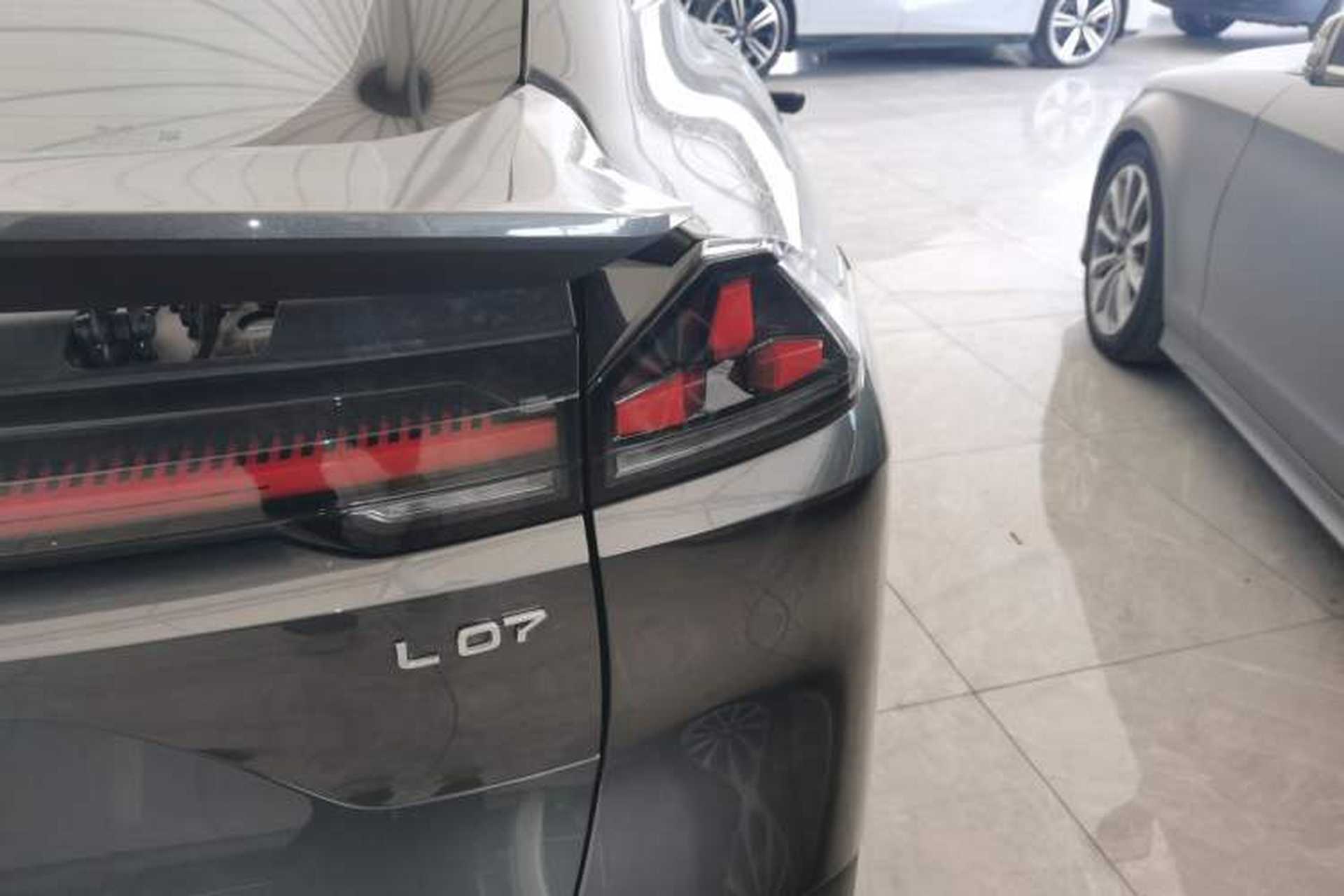 Used Deepal L07 2024 230Max Qiankun Intelligent Driving ADS SE Range-Extended Version Exterior 6