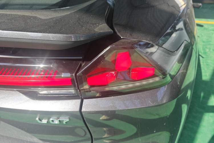 Used Deepal L07 2024 230Max Qiankun Intelligent Driving ADS SE Range-Extended Version Exterior 6