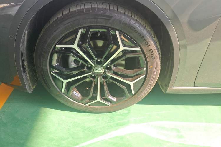 Used Deepal L07 2024 230Max Qiankun Intelligent Driving ADS SE Range-Extended Version Exterior 7