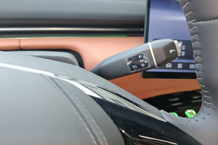 Used Deepal L07 2024 230Max Qiankun Intelligent Driving ADS SE Range-Extended Version Gear Lever
