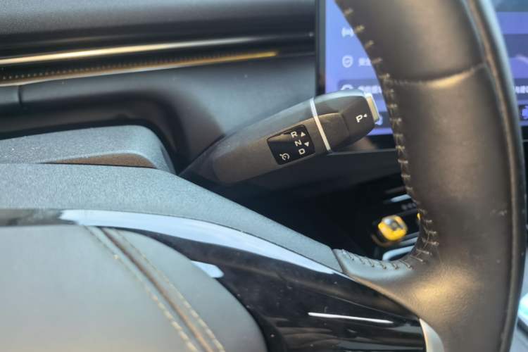 Used Deepal L07 2024 230Max Qiankun Intelligent Driving ADS SE Range-Extended Version Gear Lever
