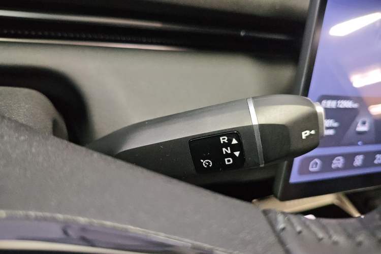 Used Deepal L07 2024 230Max Qiankun Intelligent Driving ADS SE Range-Extended Version Gear Lever