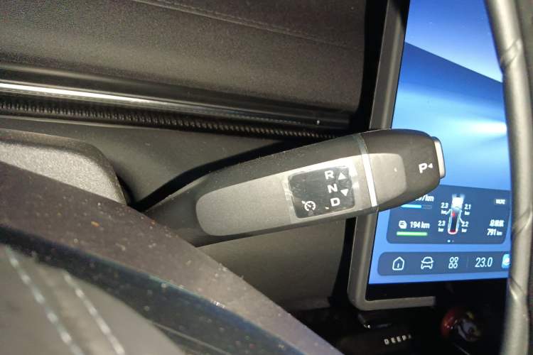 Used Deepal L07 2024 230Max Qiankun Intelligent Driving ADS SE Range-Extended Version Gear Lever