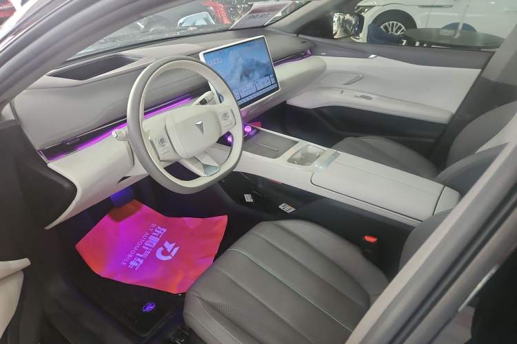 Used Deepal L07 2024 230Max Range-Extended Version Interior 1