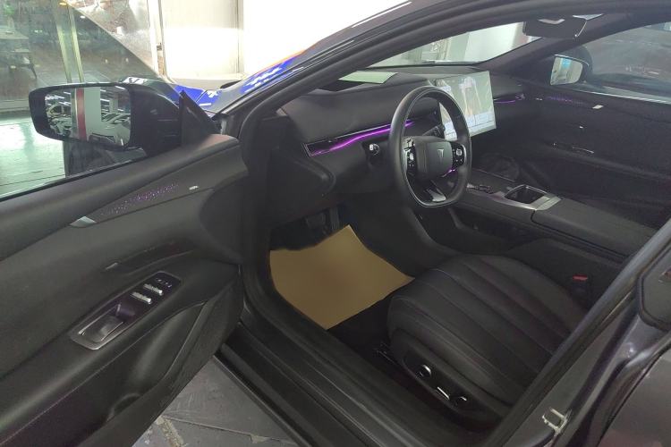 Used Deepal L07 2024 230Max Range-Extended Version Interior 3
