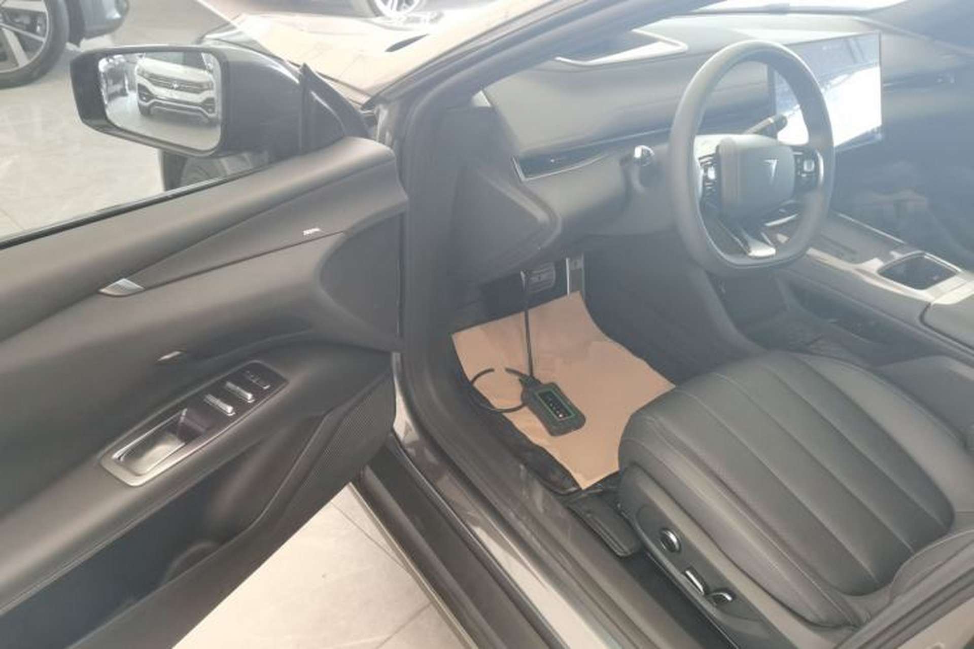 Used Deepal L07 2024 230Max Qiankun Intelligent Driving ADS SE Range-Extended Version Interior 3
