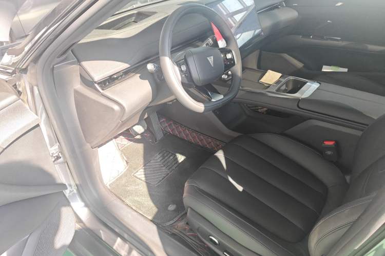 Used Deepal L07 2024 230Max Qiankun Intelligent Driving ADS SE Range-Extended Version Interior 3