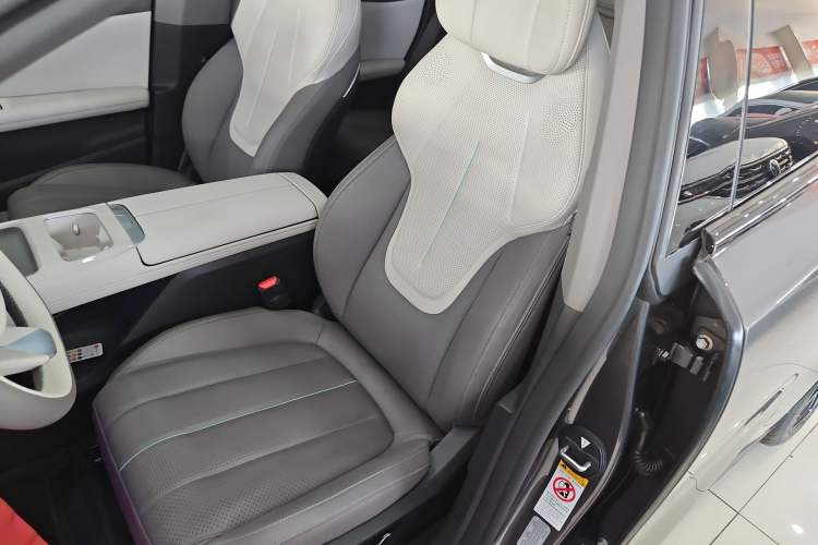 Used Deepal L07 2024 230Max Range-Extended Version Left Front Seat