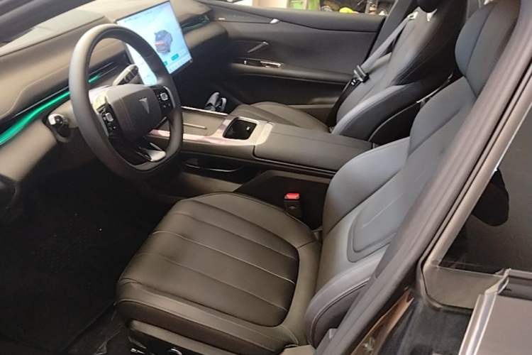 Used Deepal L07 2024 230Max Range-Extended Version Left Front Seat
