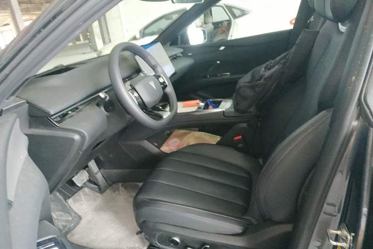 Used Deepal L07 2024 230Max Qiankun Intelligent Driving ADS SE Range-Extended Version Left Front Seat