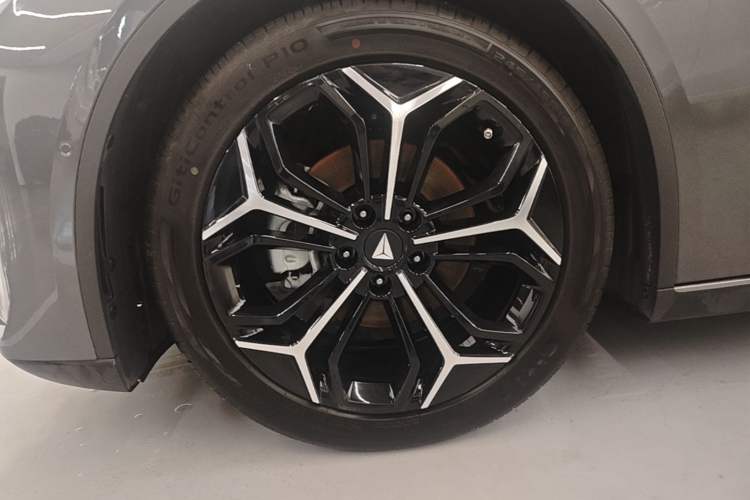 Used Deepal L07 2024 230Max Qiankun Intelligent Driving ADS SE Range-Extended Version Left Front Wheel Hub
