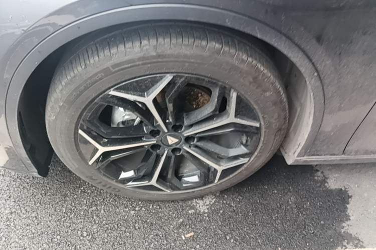 Used Deepal L07 2024 230Max Qiankun Intelligent Driving ADS SE Range-Extended Version Left Front Wheel Hub