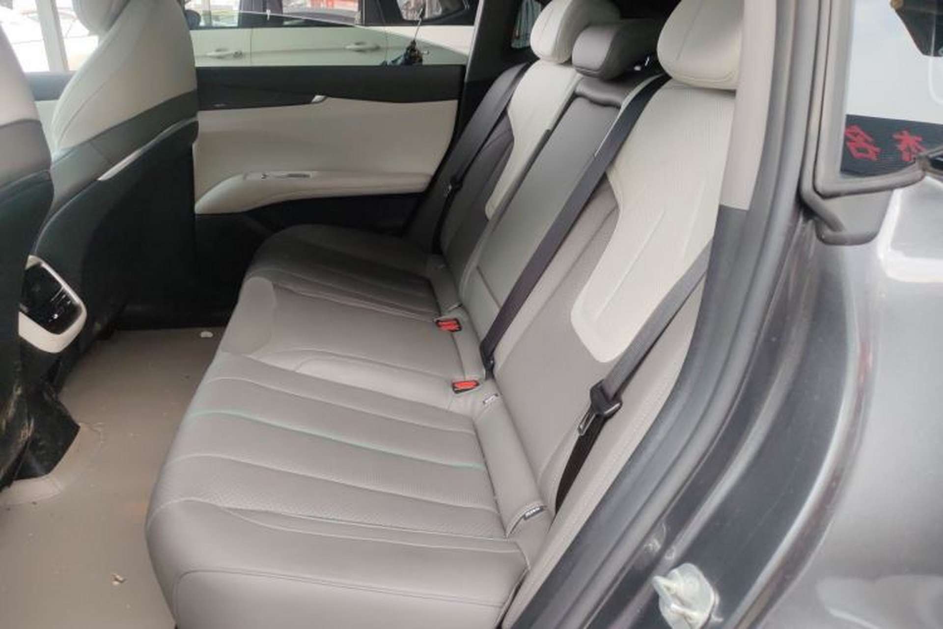 Used Deepal L07 2024 530Max Pure Electric Version Left Rear Seat