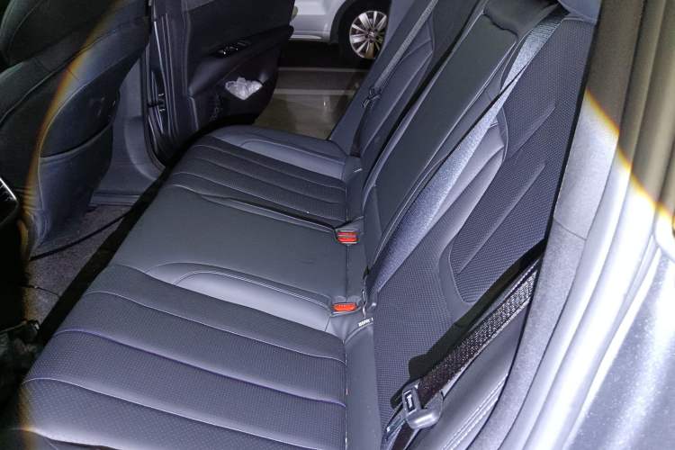 Used Deepal L07 2024 230Max Qiankun Intelligent Driving ADS SE Range-Extended Version Left Rear Seat
