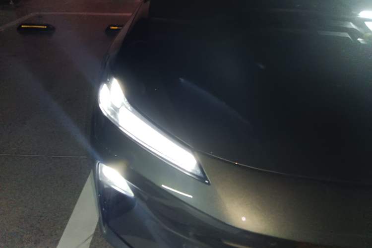 Used Deepal L07 2024 230Max Qiankun Intelligent Driving ADS SE Range-Extended Version Right Front Headlight