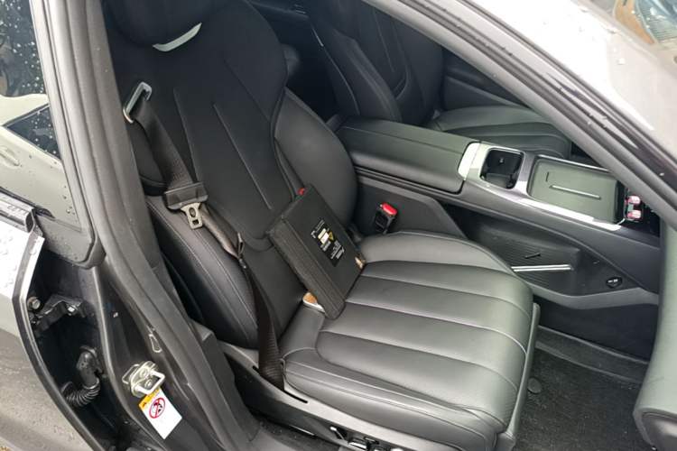 Used Deepal L07 2024 230Max Range-Extended Version Right Front Seat