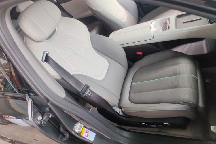 Used Deepal L07 2024 530Max Pure Electric Version Right Front Seat