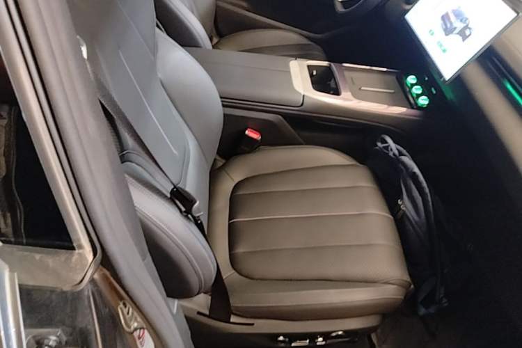Used Deepal L07 2024 230Max Range-Extended Version Right Front Seat