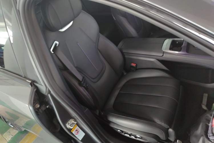 Used Deepal L07 2024 230Max Range-Extended Version Right Front Seat