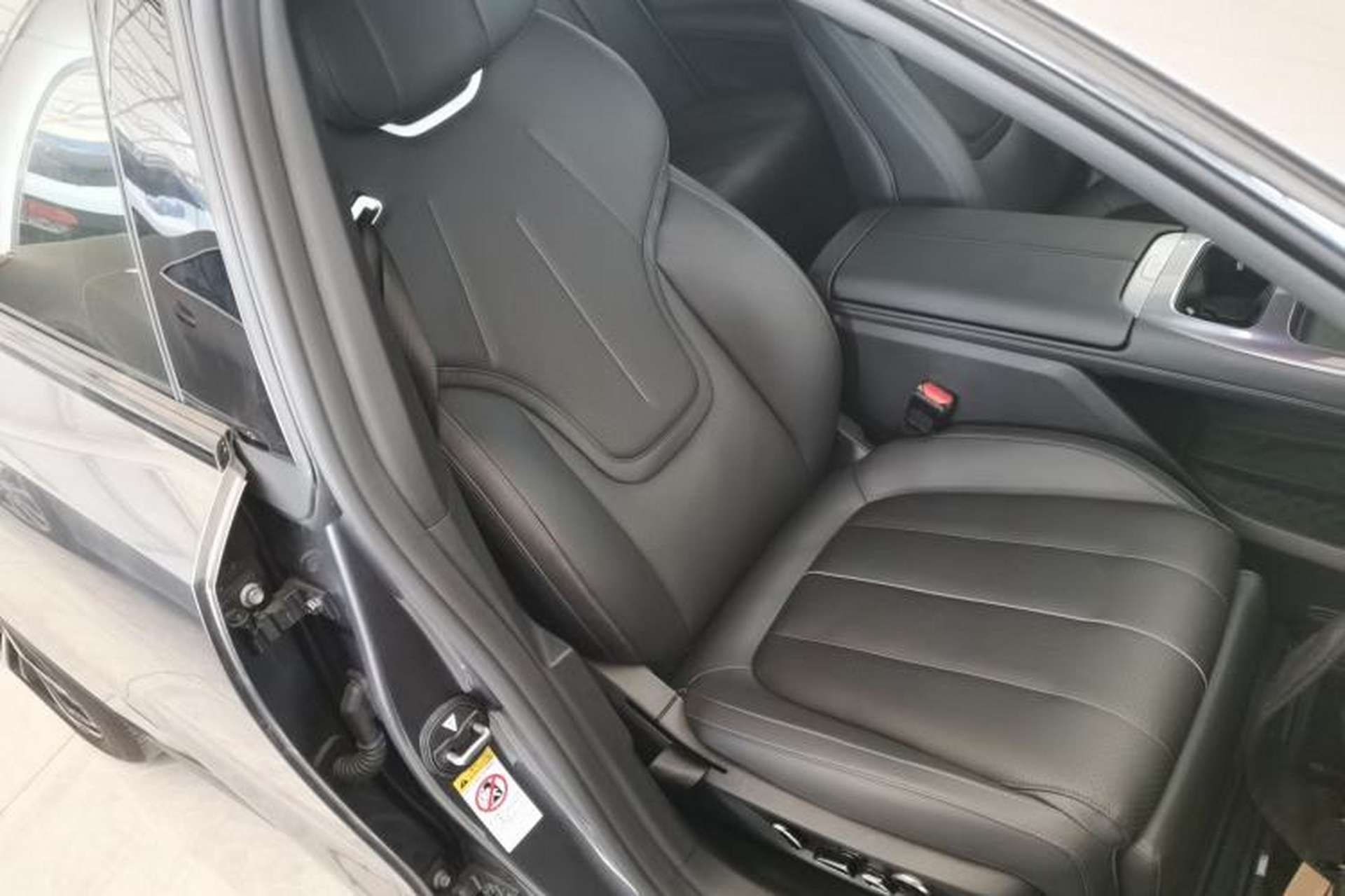 Used Deepal L07 2024 230Max Qiankun Intelligent Driving ADS SE Range-Extended Version Right Front Seat
