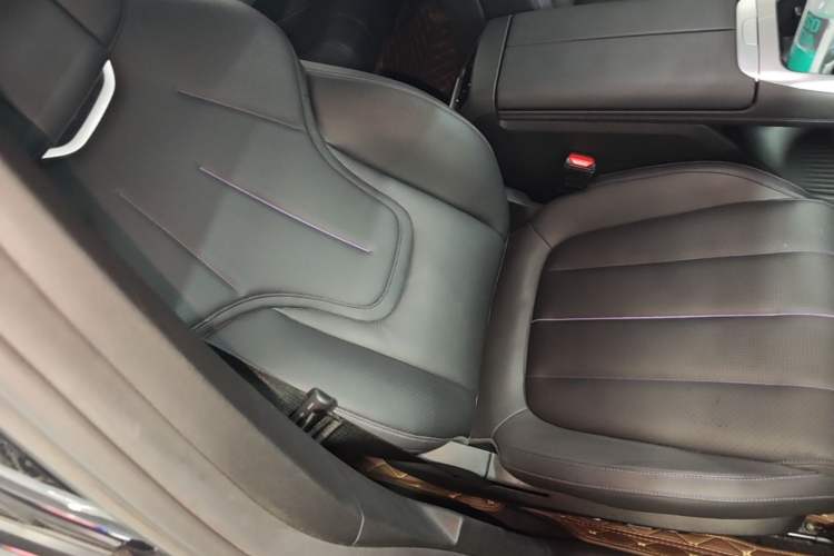 Used Deepal L07 2024 230Max Range-Extended Version Right Front Seat