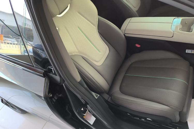 Used Deepal L07 2024 230Max Range-Extended Version Right Front Seat