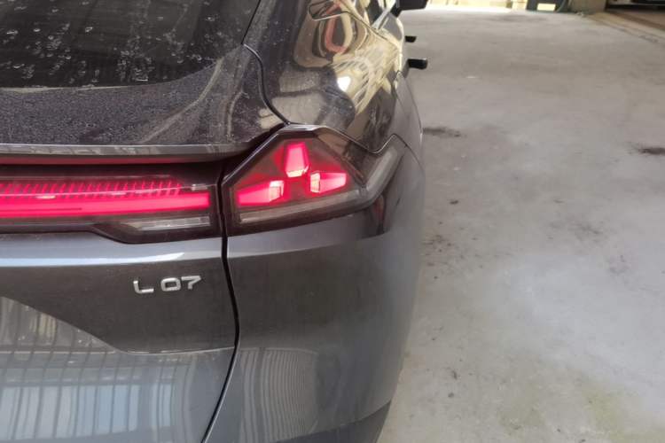 Used Deepal L07 2024 230Max Range-Extended Version Right Rear Taillight