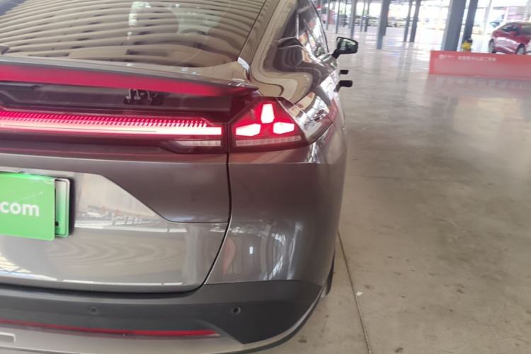 Used Deepal L07 2024 530 Max Qiankun Intelligent Driving ADS SE Pure Electric Version Right Rear Taillight