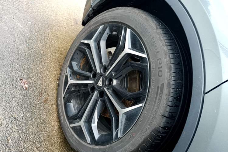 Used Deepal L07 2024 230Max Range-Extended Version Right Rear Wheel Hub