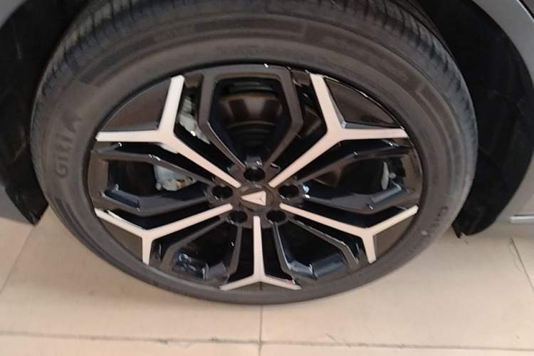 Used Deepal L07 2024 230Max Range-Extended Version Right Rear Wheel Hub