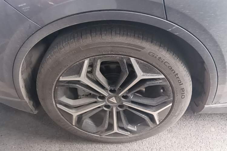 Used Deepal L07 2024 230Max Qiankun Intelligent Driving ADS SE Range-Extended Version Right Rear Wheel Hub