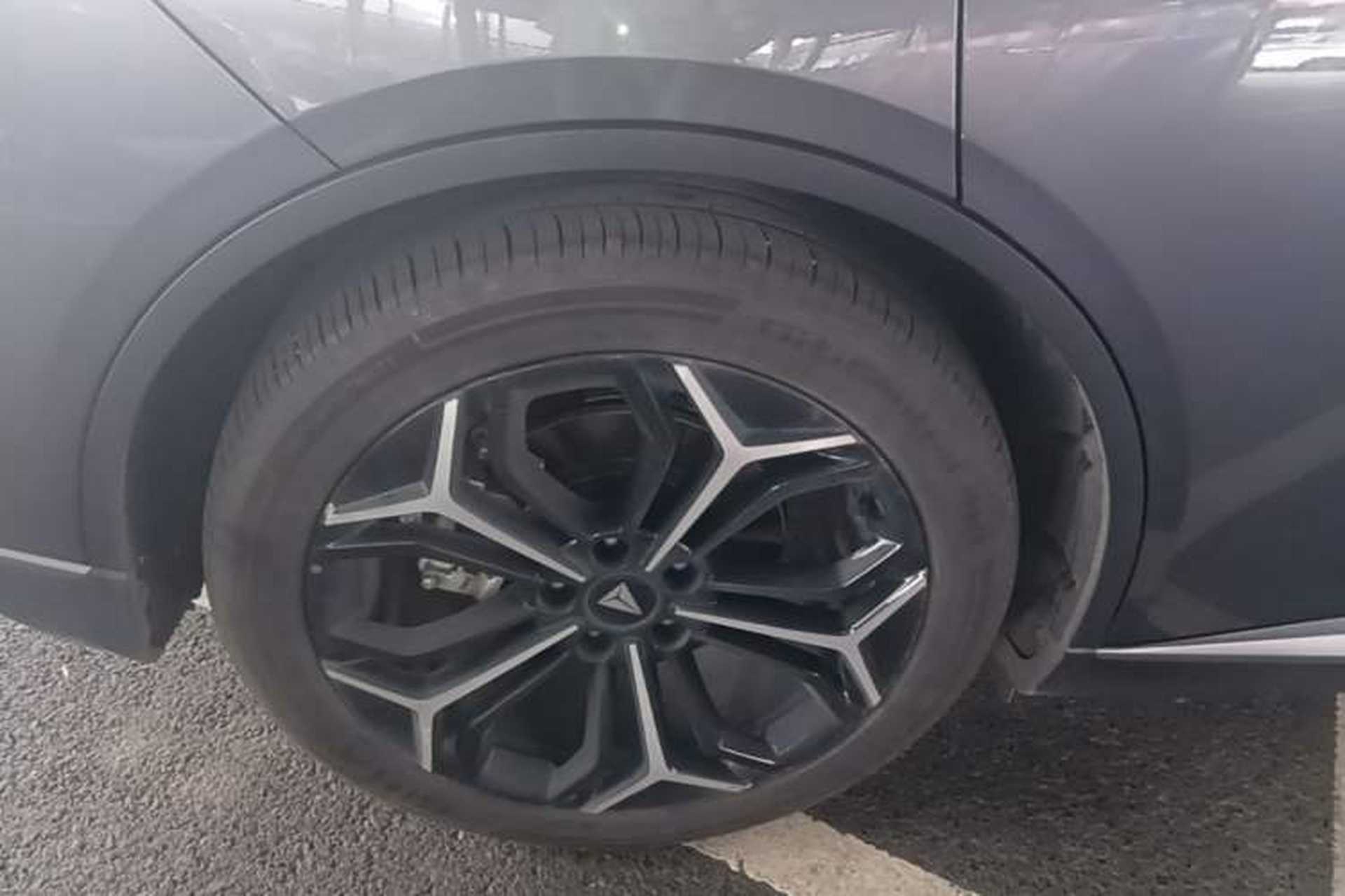 Used Deepal L07 2024 230Max Qiankun Intelligent Driving ADS SE Range-Extended Version Right Rear Wheel Hub
