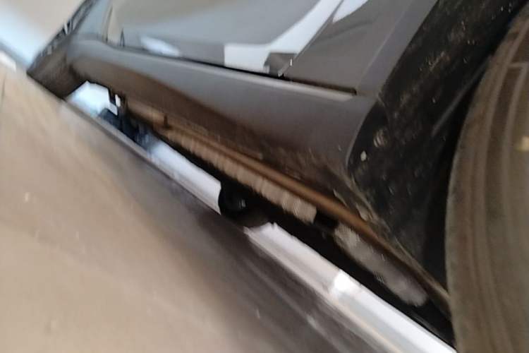 Used Deepal L07 2024 230Max Range-Extended Version Right Side Sill