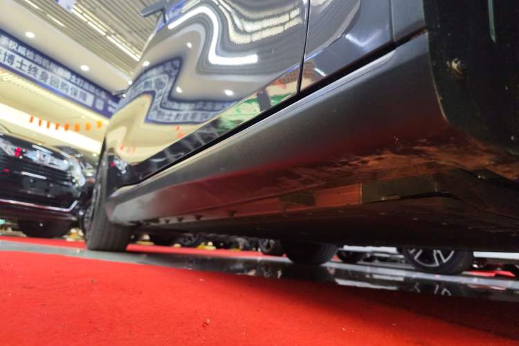 Used Deepal L07 2024 530Max Pure Electric Version Right Side Sill