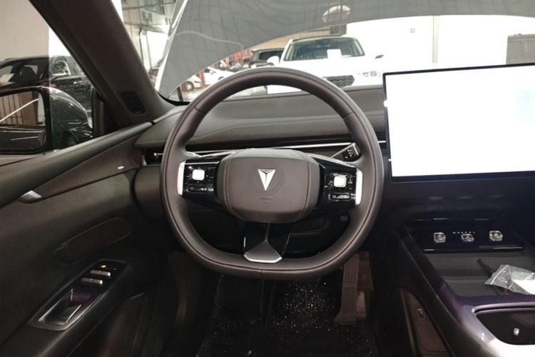 Used Deepal L07 2024 230Max Qiankun Intelligent Driving ADS SE Range-Extended Version Steering Wheel