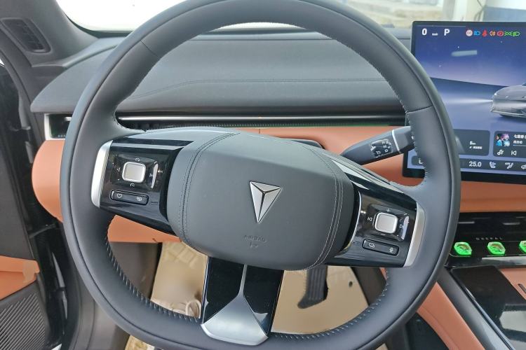 Used Deepal L07 2024 230Max Qiankun Intelligent Driving ADS SE Range-Extended Version Steering Wheel