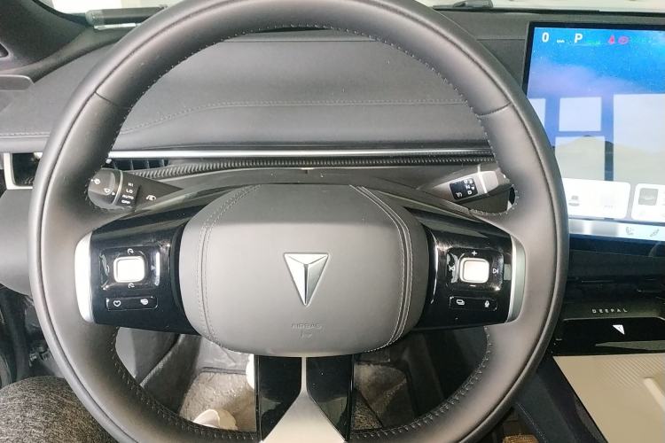 Used Deepal L07 2024 230Max Qiankun Intelligent Driving ADS SE Range-Extended Version Steering Wheel
