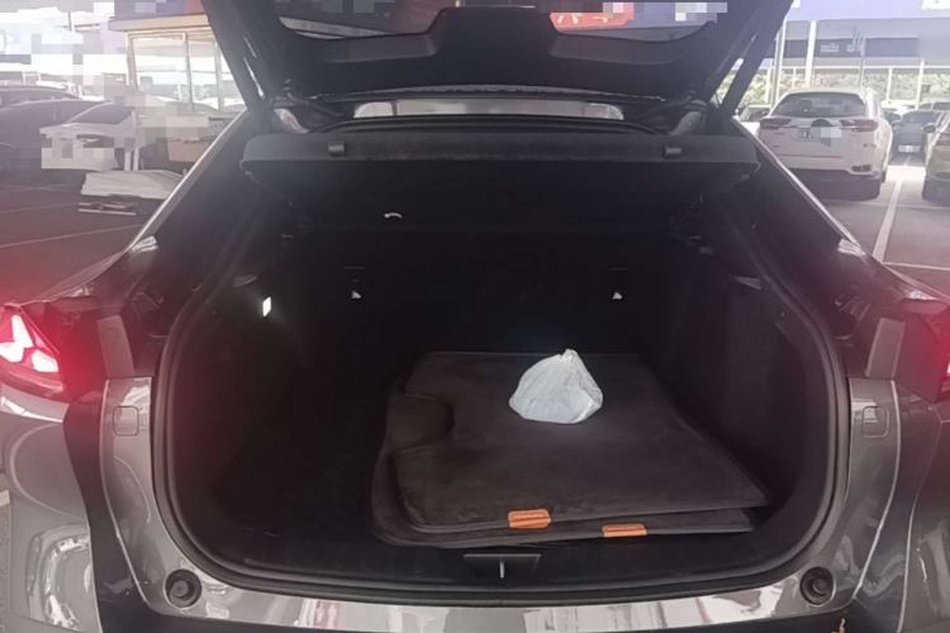 Used Deepal L07 2024 230Max Qiankun Intelligent Driving ADS SE Range-Extended Version Trunk