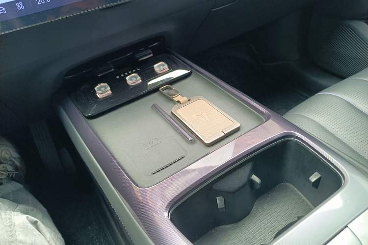 Used Deepal L07 2024 230Max Range-Extended Version Vehicle Key