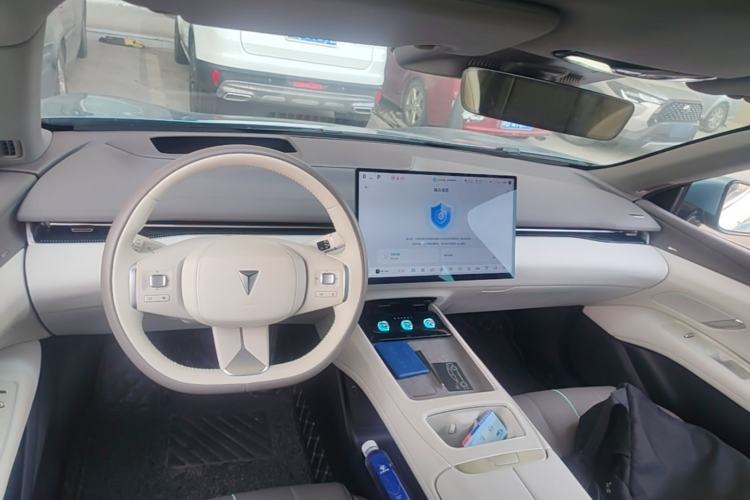 Used Deepal L07 2024 230Max Qiankun Intelligent Driving ADS SE Range-Extended Version Center Console