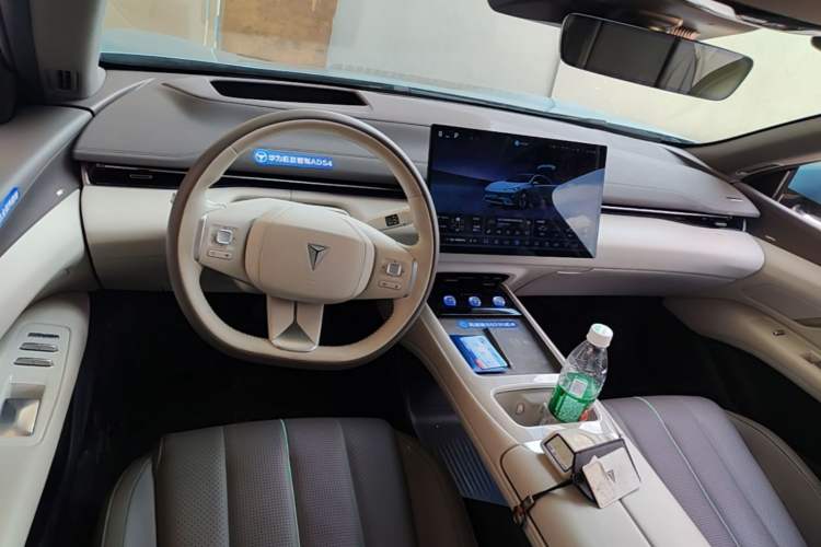 Used Deepal L07 2024 230Max Qiankun Intelligent Driving ADS SE Range-Extended Version Center Console
