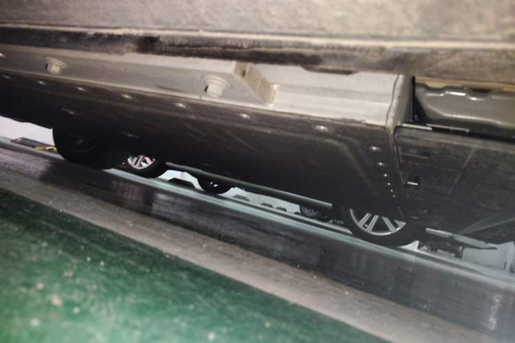 Used Deepal L07 2024 530Max Pure Electric Version Chassis Front Right