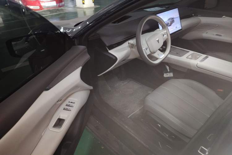 Used Deepal L07 2024 530Max Pure Electric Version Driver Seat