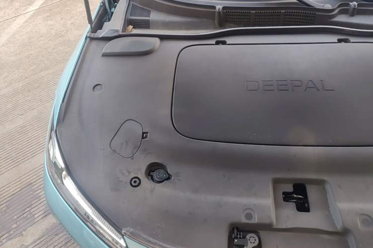 Used Deepal L07 2024 230Max Qiankun Intelligent Driving ADS SE Range-Extended Version Engine Bay Right