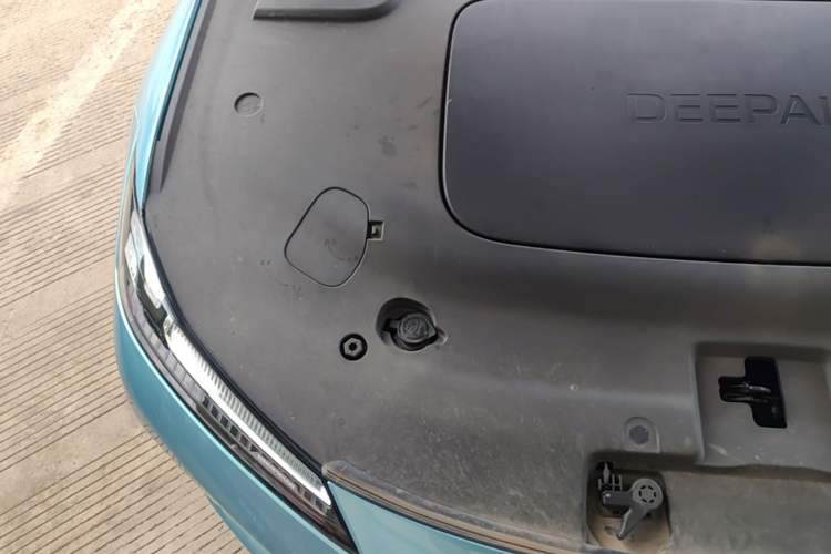 Used Deepal L07 2024 230Max Qiankun Intelligent Driving ADS SE Range-Extended Version Engine Bay Right