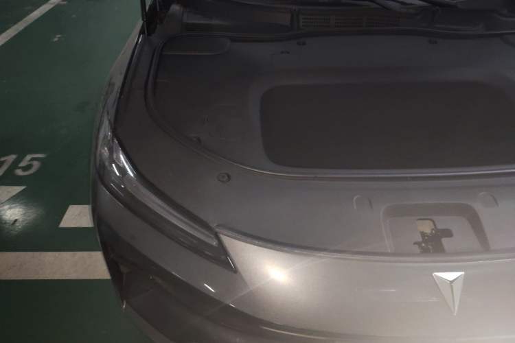 Used Deepal L07 2024 530Max Pure Electric Version Engine Bay Right