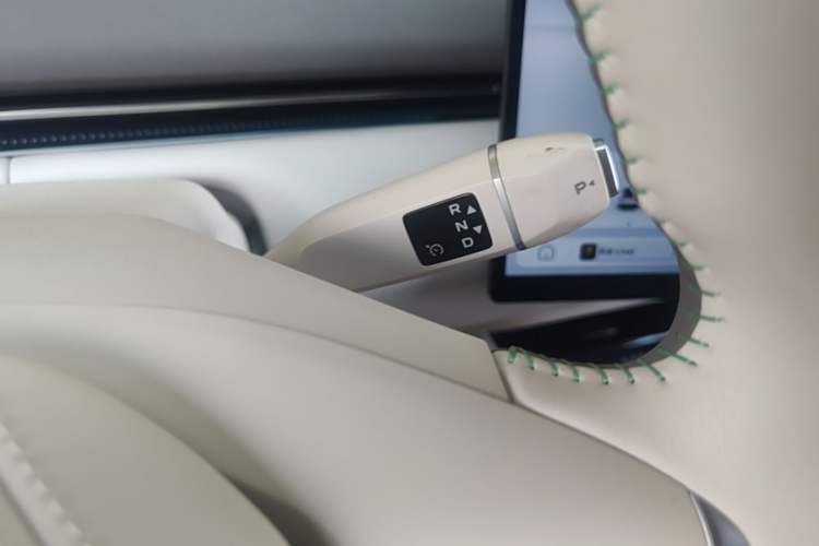 Used Deepal L07 2024 230Max Qiankun Intelligent Driving ADS SE Range-Extended Version Gear Lever