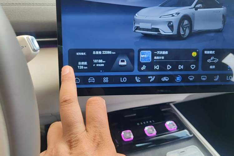 Used Deepal L07 2024 230Max Qiankun Intelligent Driving ADS SE Range-Extended Version Odometer Close Up
