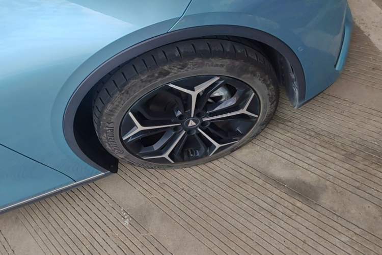 Used Deepal L07 2024 230Max Qiankun Intelligent Driving ADS SE Range-Extended Version Right Front Wheel Hub