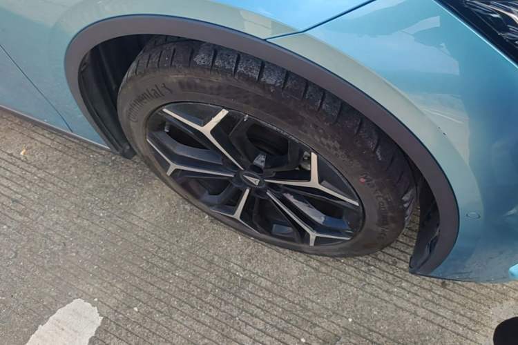 Used Deepal L07 2024 230Max Qiankun Intelligent Driving ADS SE Range-Extended Version Right Front Wheel Hub